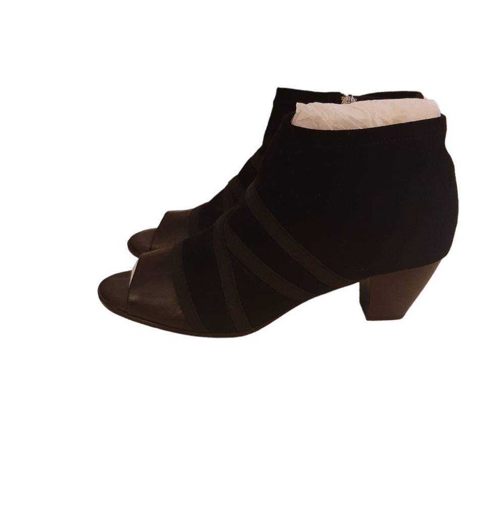 Trotters Maris black Open Toe Bootie shoes size 11 M